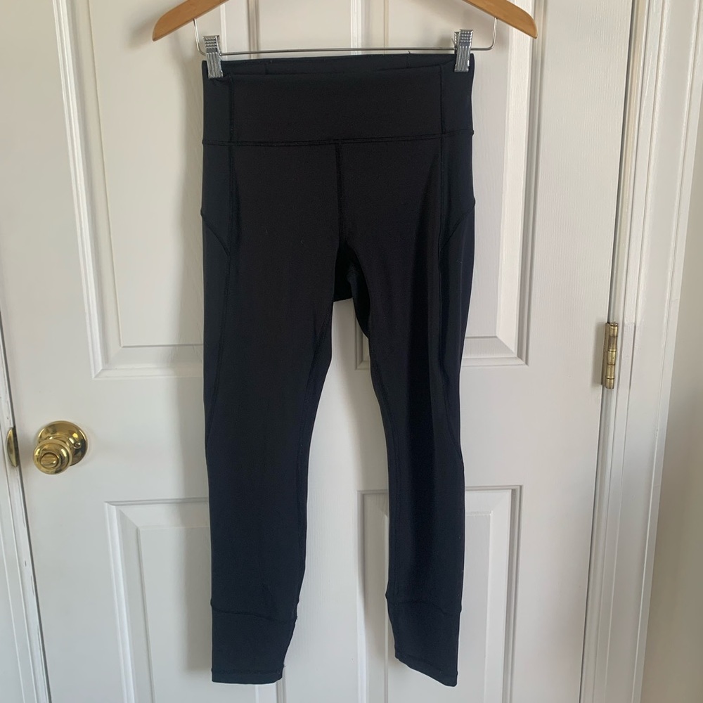 Lululemon EUC a sweat and repeat 28” tight size 6